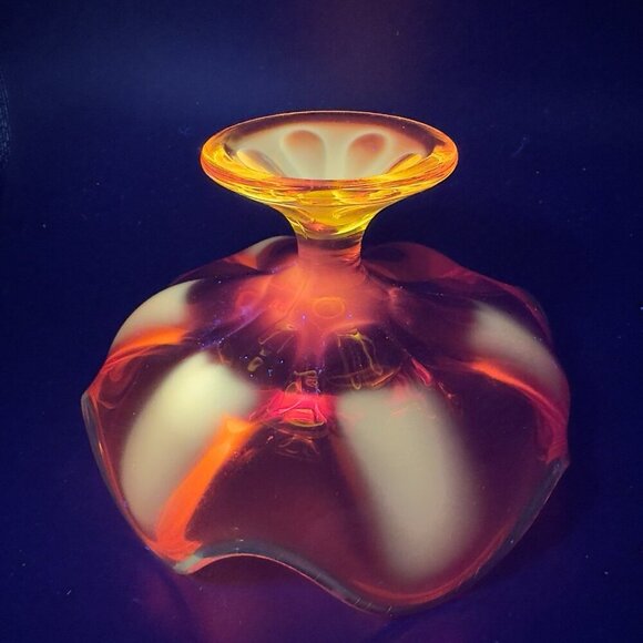 Viking Epic 6 Petal Pedestal Bowl Compote Cadmium UV Glowing Glass Bowl Dish VTG - Picture 4 of 16